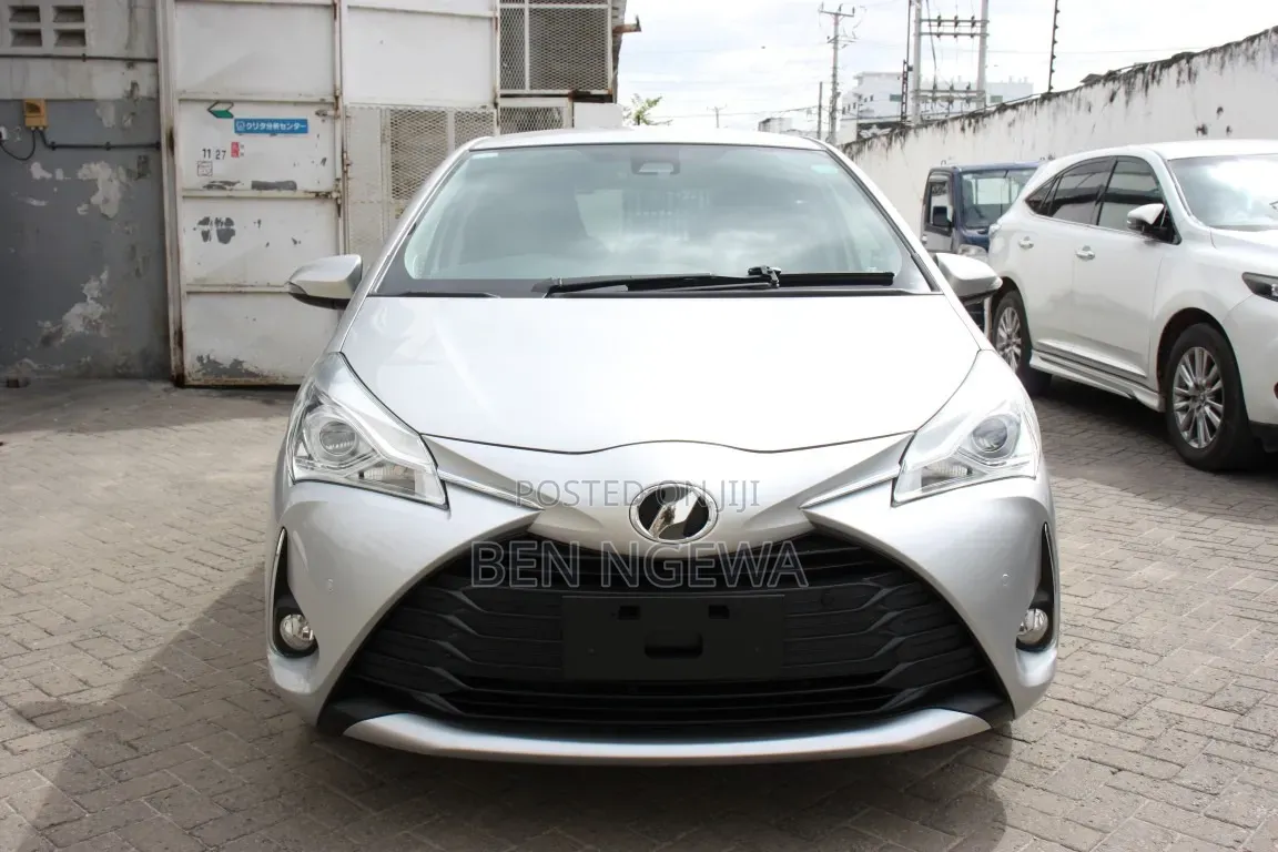 Toyota Vitz 2019 Silver