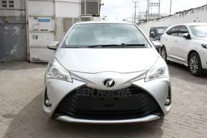 Toyota Vitz 2019 Silver