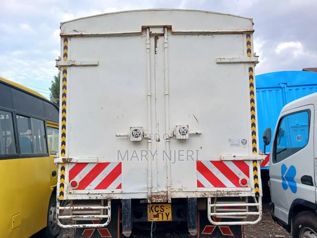 Mitsubishi Fh215,Flat Body Truck - thumbnail 8
