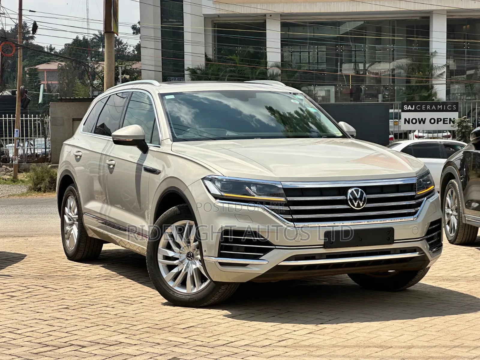 Volkswagen Touareg 2021 Beige