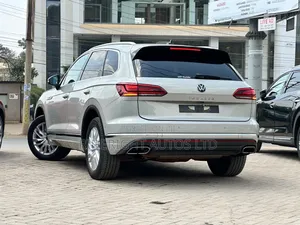Volkswagen Touareg 2021 Beige