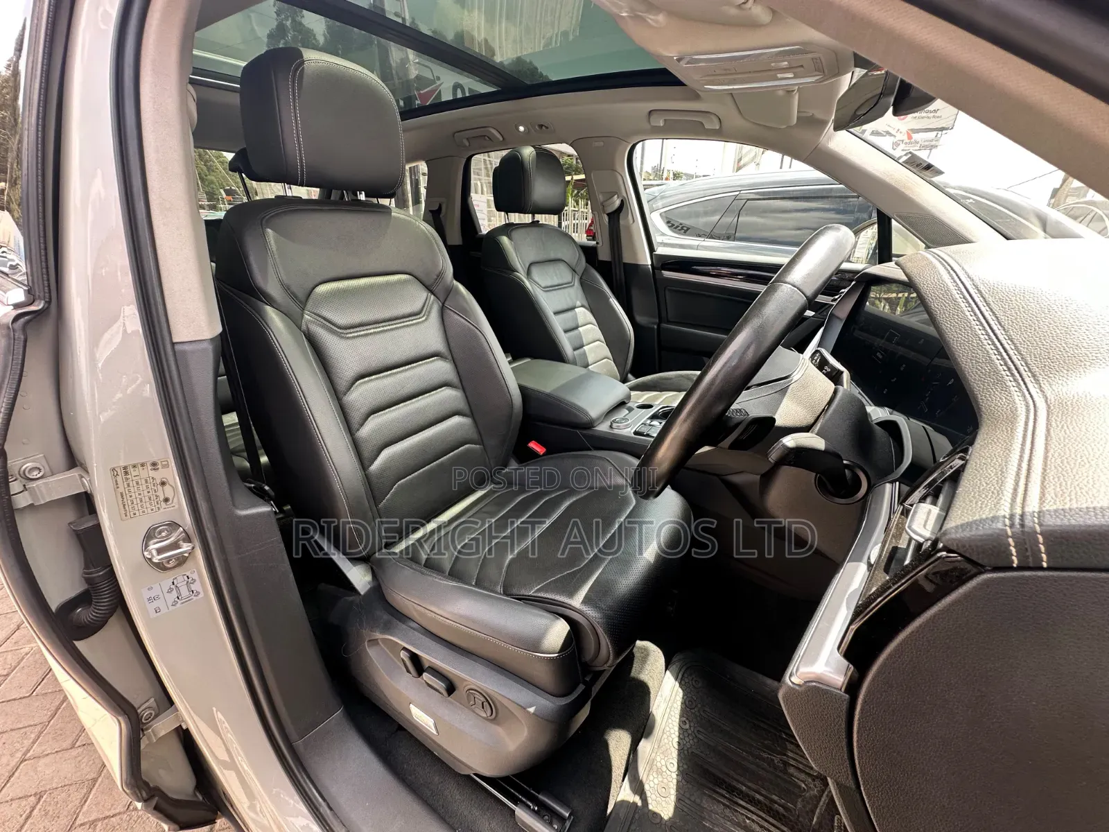 Volkswagen Touareg 2021 Beige