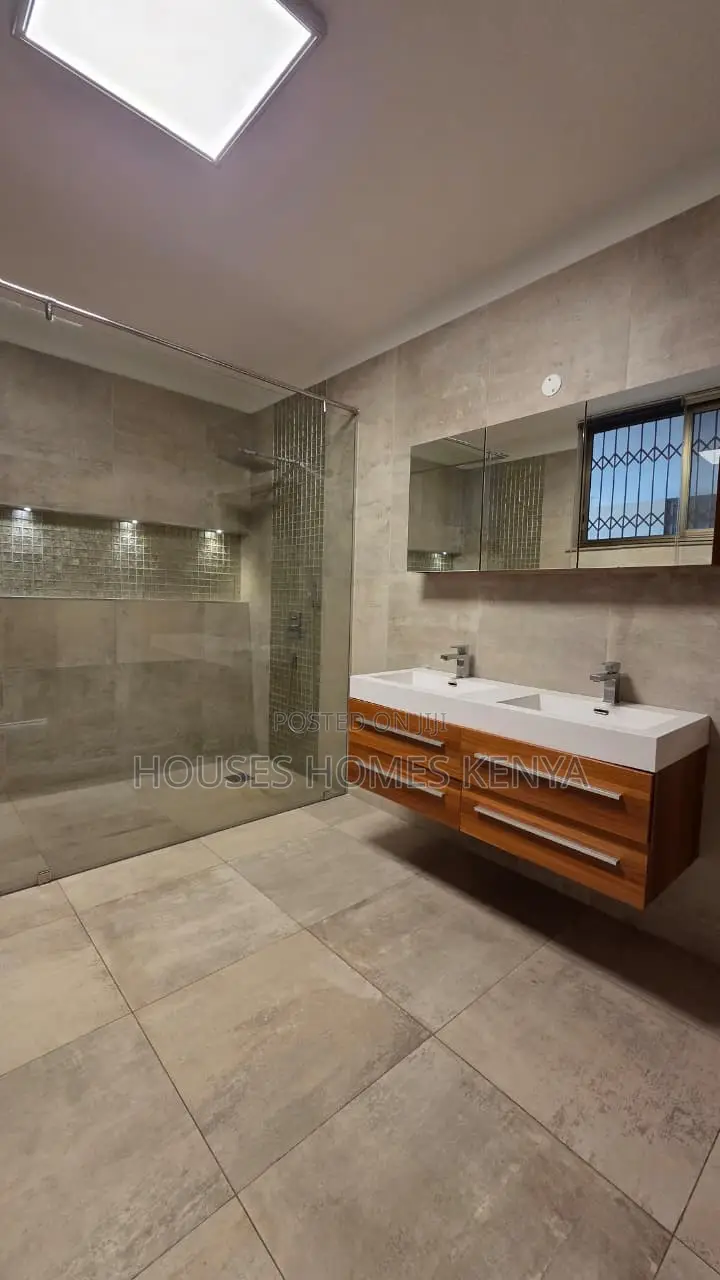 4bdrm Duplex in Parklands for rent
