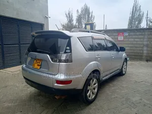 Mitsubishi Outlander 2011 Silver