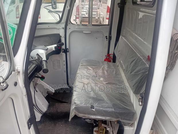 Piaggio 2025 White - thumbnail 4