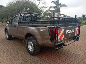 Isuzu D-MAX 2015