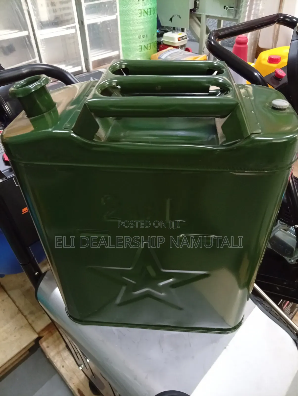 Professional Grade Metal Jerry Can/Long-Lasting Fuel Storage 20l