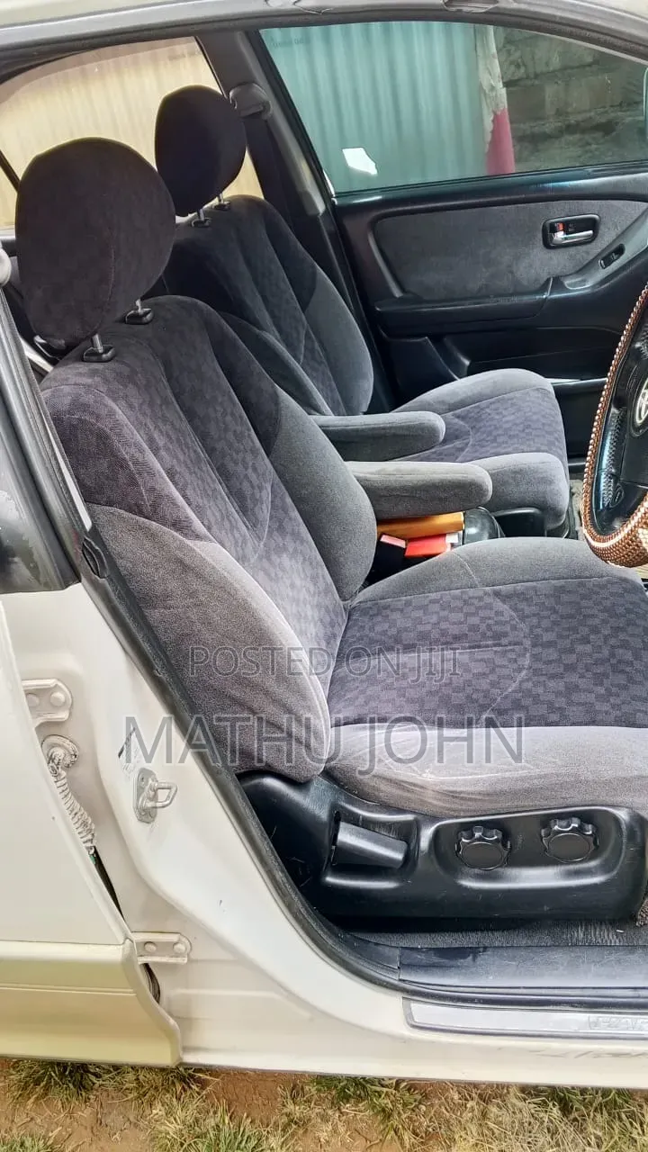 Toyota Harrier 2003 White