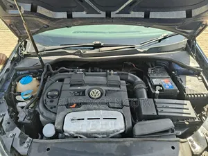 Volkswagen Golf 2012 Blue