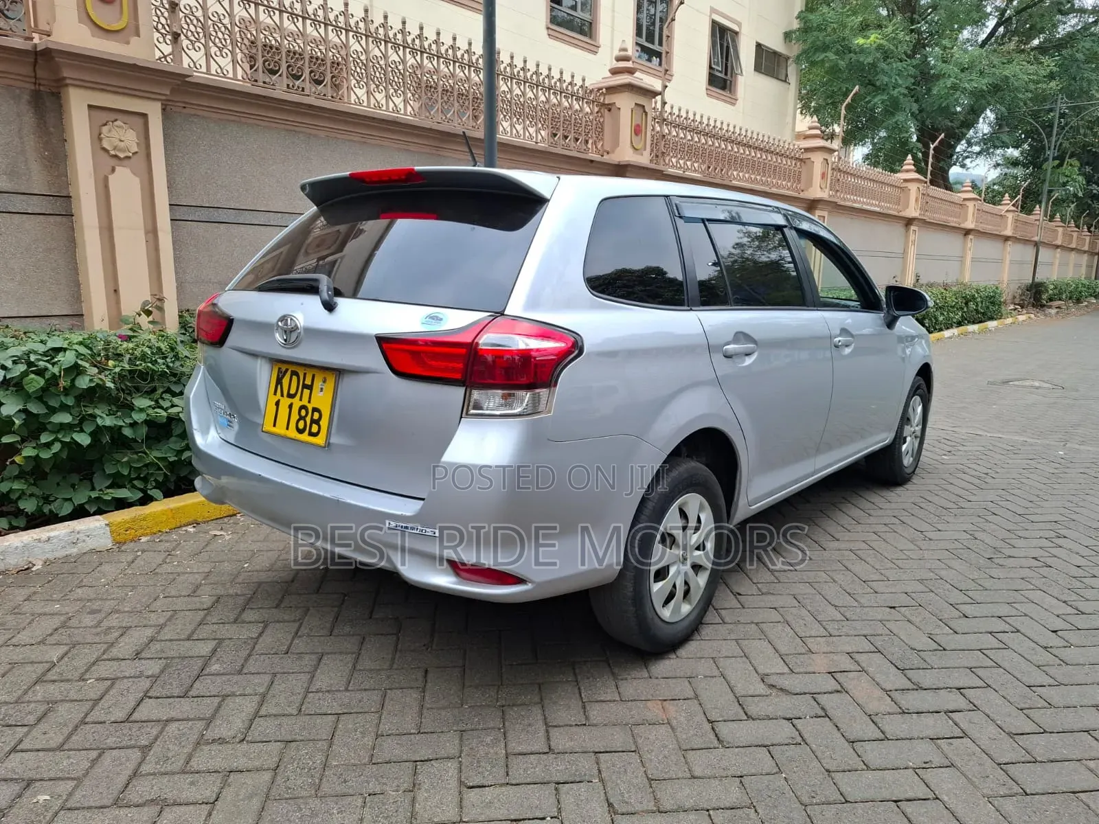 Toyota Corolla Fielder 1.5 Petrol FWD 2016 Silver
