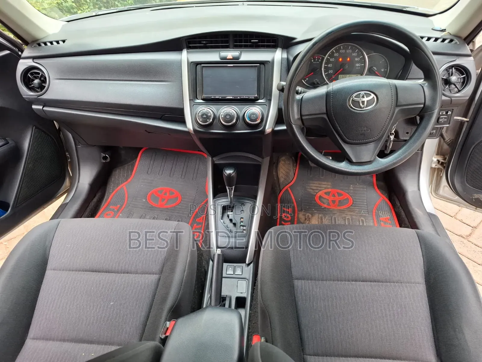 Toyota Corolla Fielder 1.5 Petrol FWD 2016 Silver