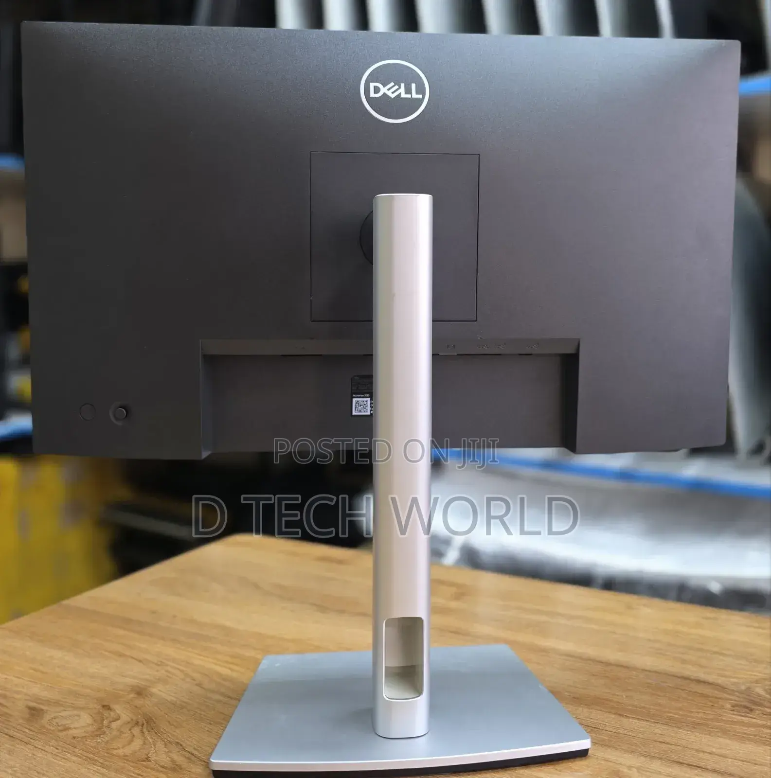 Dell P2422h
24 Inch Edge to Edge Monitor 
Full Hd (1920*1080)