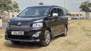 Toyota Voxy 2012 Red