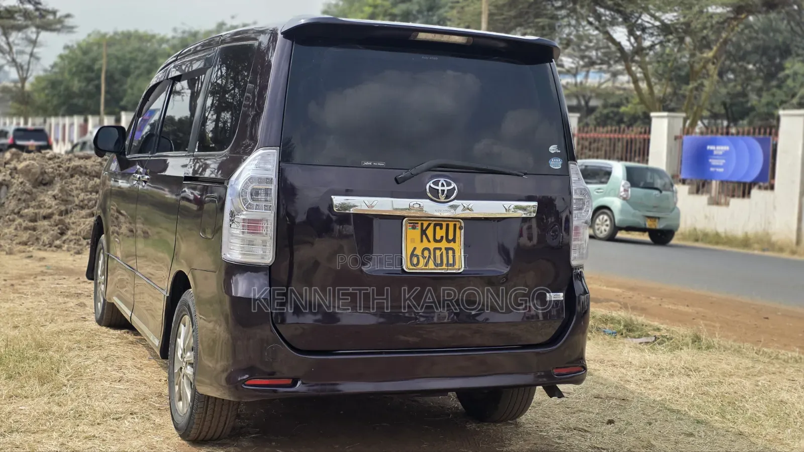 Toyota Voxy 2012 Red