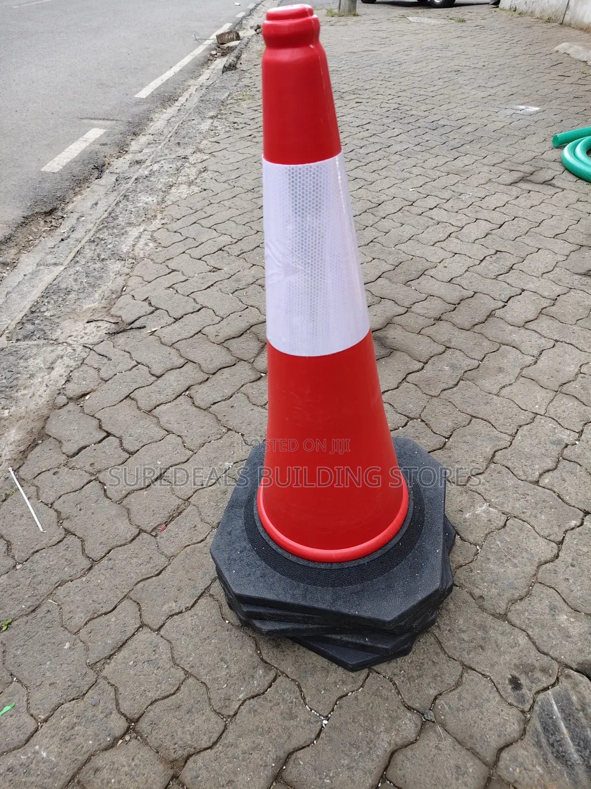 High-visibility Traffic Cones, 75cm