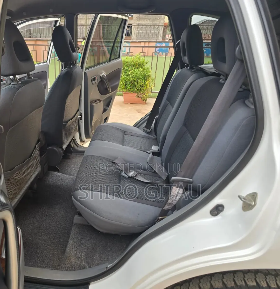 Toyota RAV4 2002 White