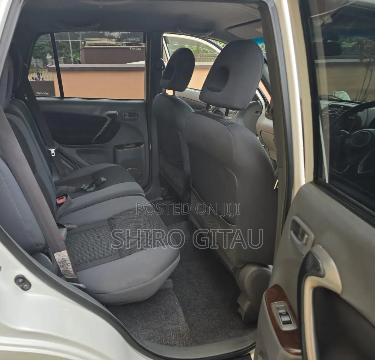 Toyota RAV4 2002 White