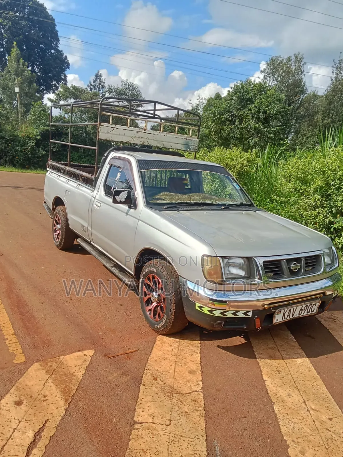 Nissan Hardbody 2000 Gray