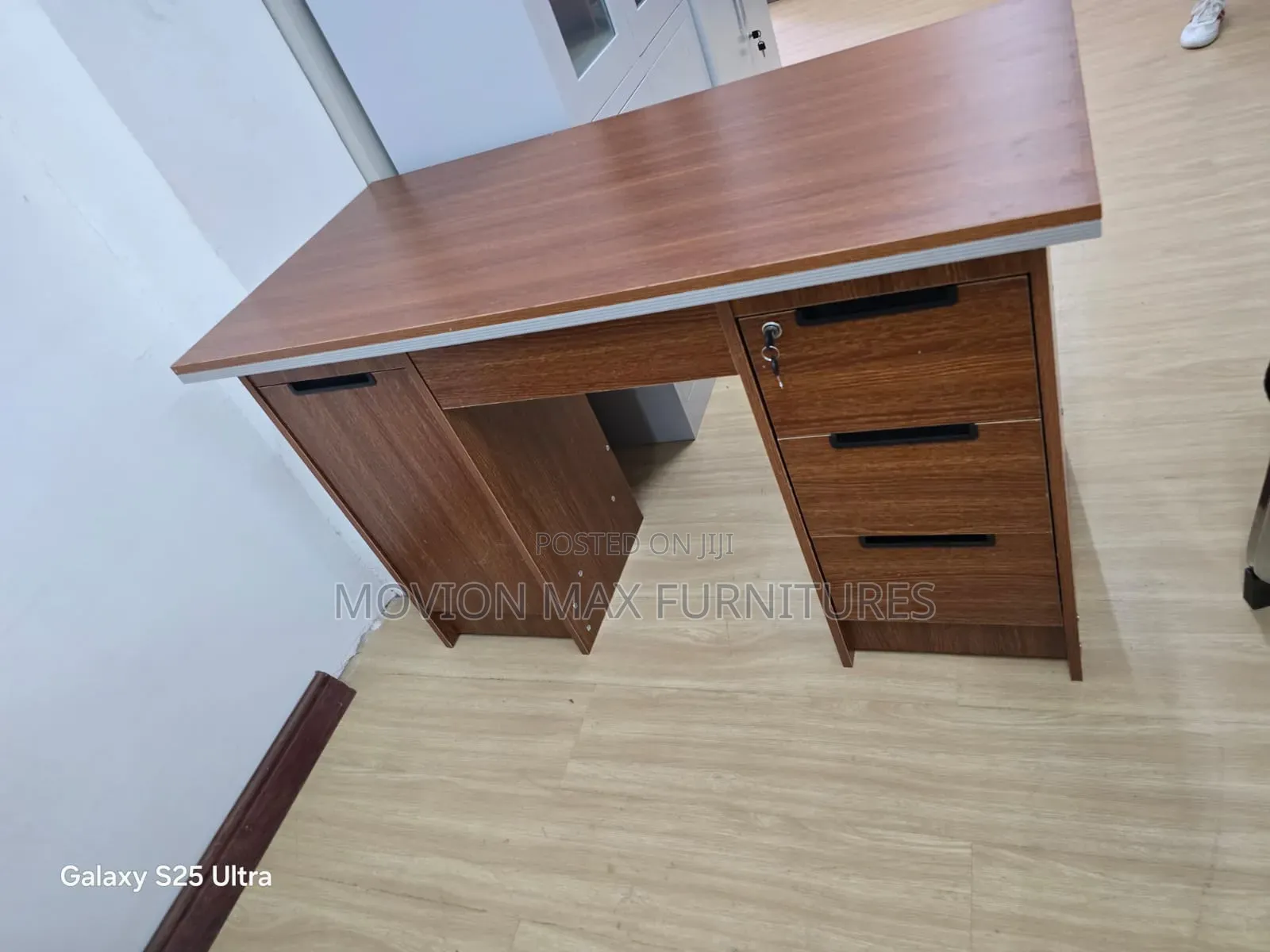 120m Storage Drawers Table