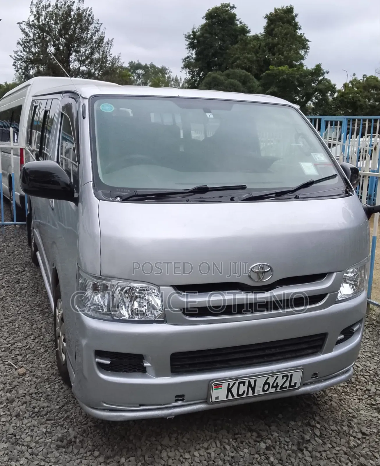 Toyota HiAce 2011 Silver