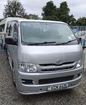 Toyota HiAce 2011 Silver