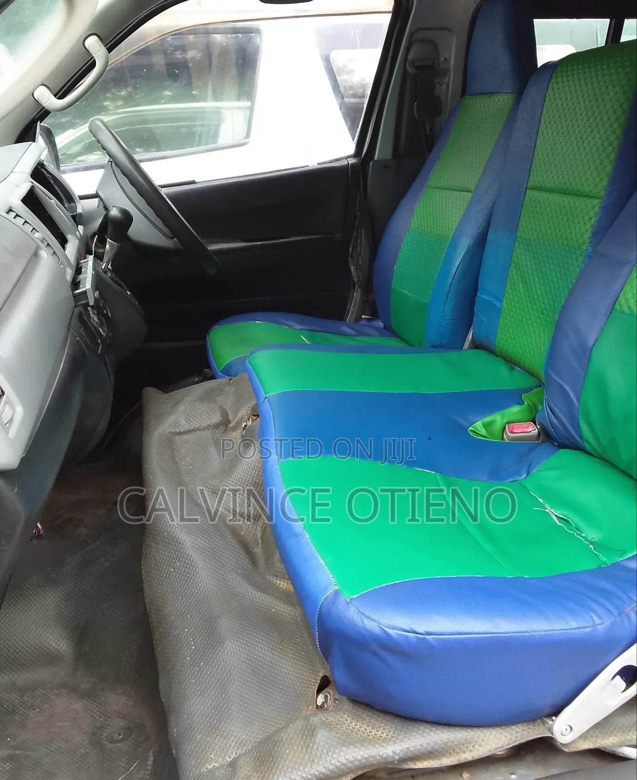 Toyota HiAce 2011 Silver
