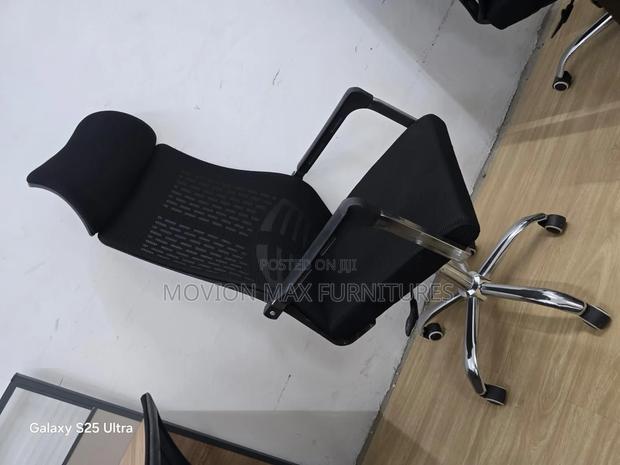 #Waiting Swivel Chairs - main view