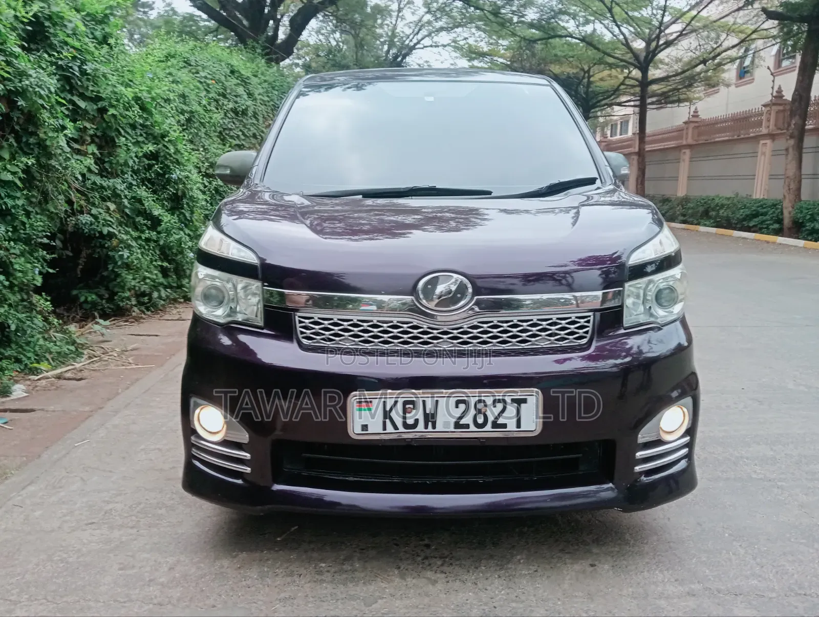 Toyota Voxy 2012 Purple