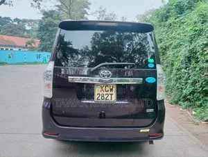 Toyota Voxy 2012 Purple