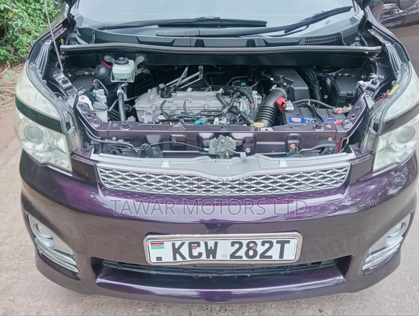 Toyota Voxy 2012 Purple