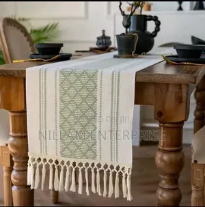 Braided Woven Textured Table Runner With Tassels + 6pcs Mats