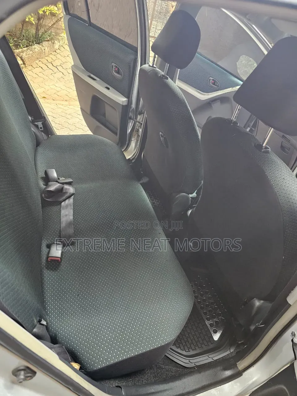 Toyota Vitz 2006 Silver