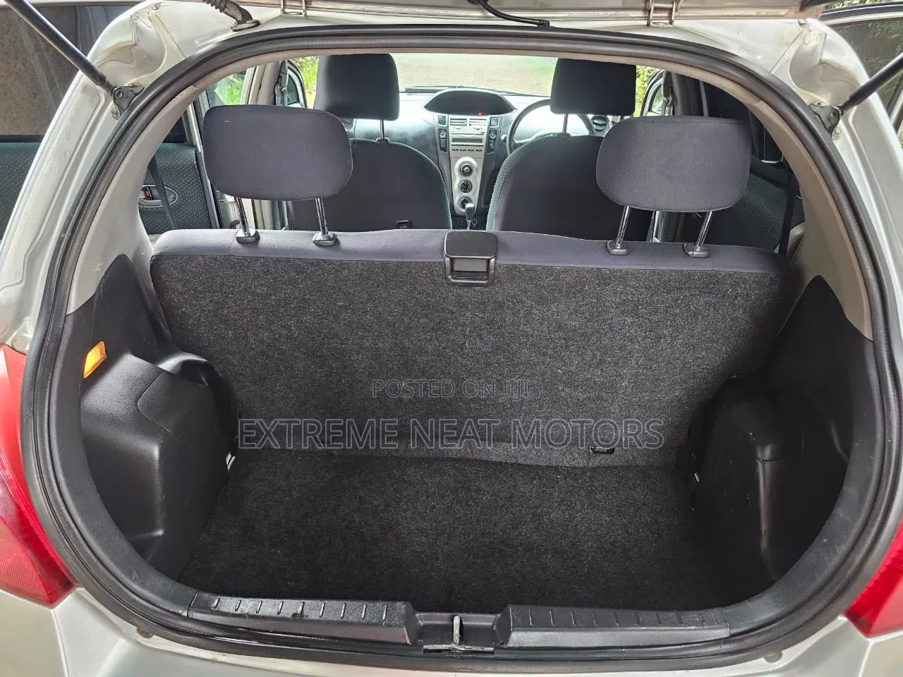 Toyota Vitz 2006 Silver