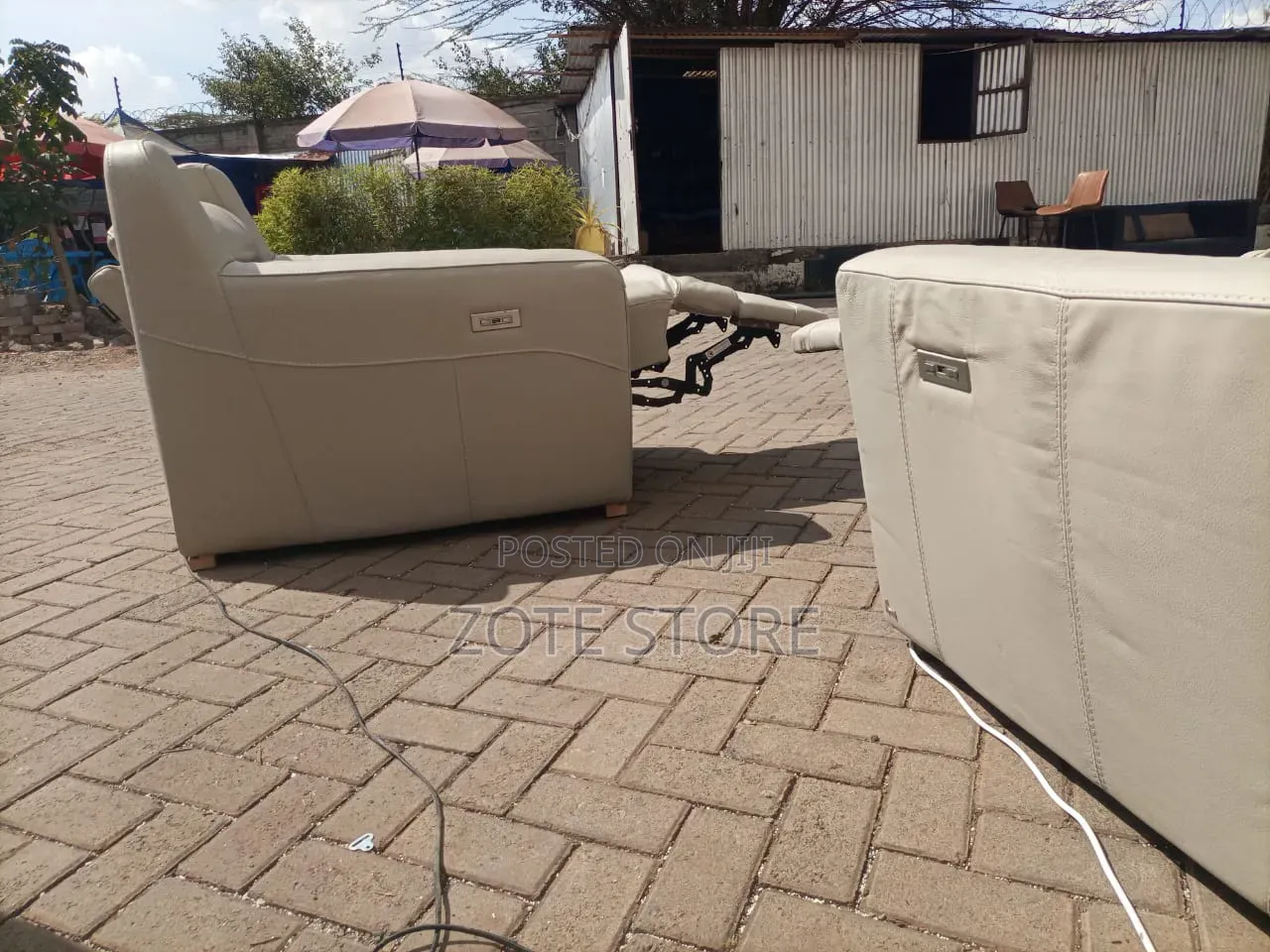 Nicoletti Electric Recliner