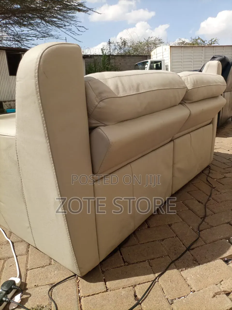 Nicoletti Electric Recliner