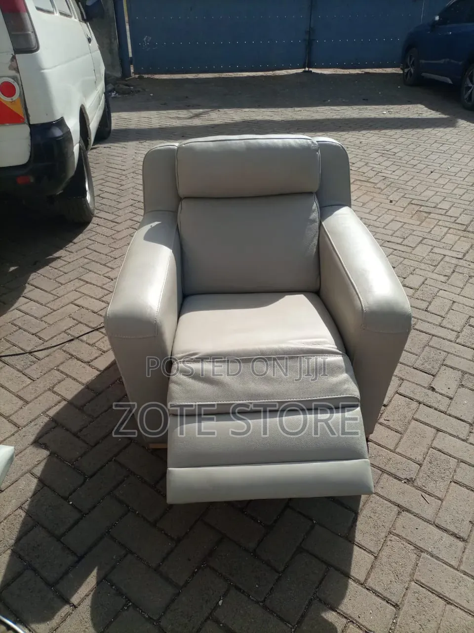 Nicoletti Electric Recliner