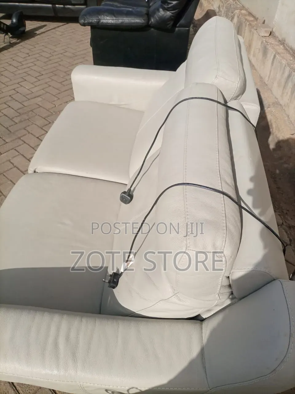 Nicoletti Electric Recliner