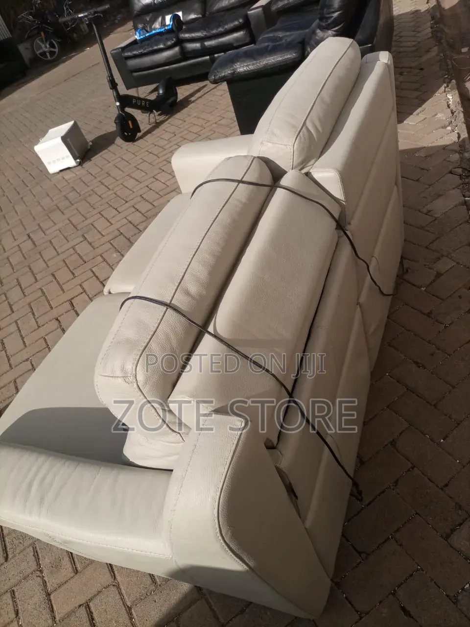 Nicoletti Electric Recliner