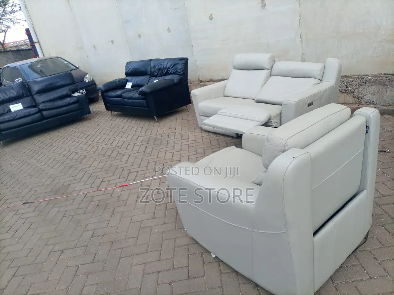Nicoletti Electric Recliner