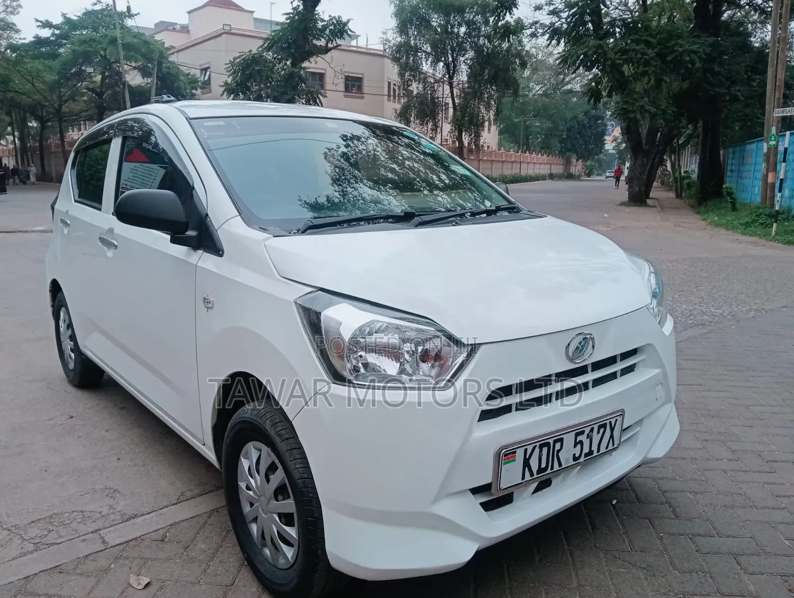 Daihatsu Mira 2017 White