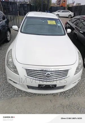 Nissan Skyline 2016 White