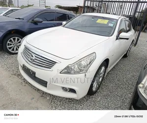 Nissan Skyline 2016 White