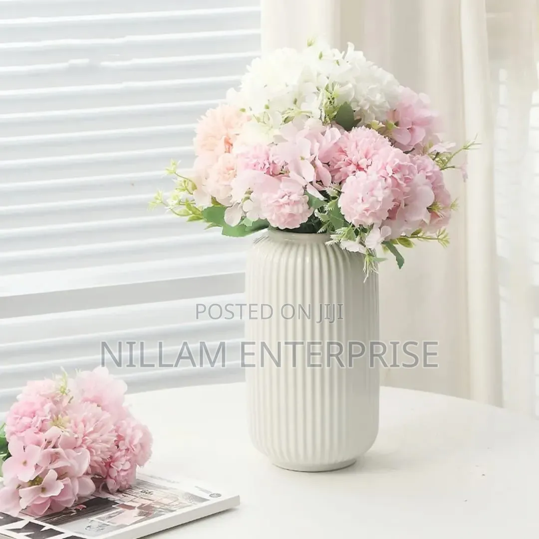 Sleek Heavy Ribbed Modern Elegant Vase