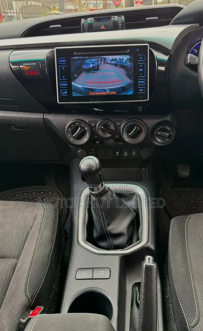 Toyota Hilux 2019 Black