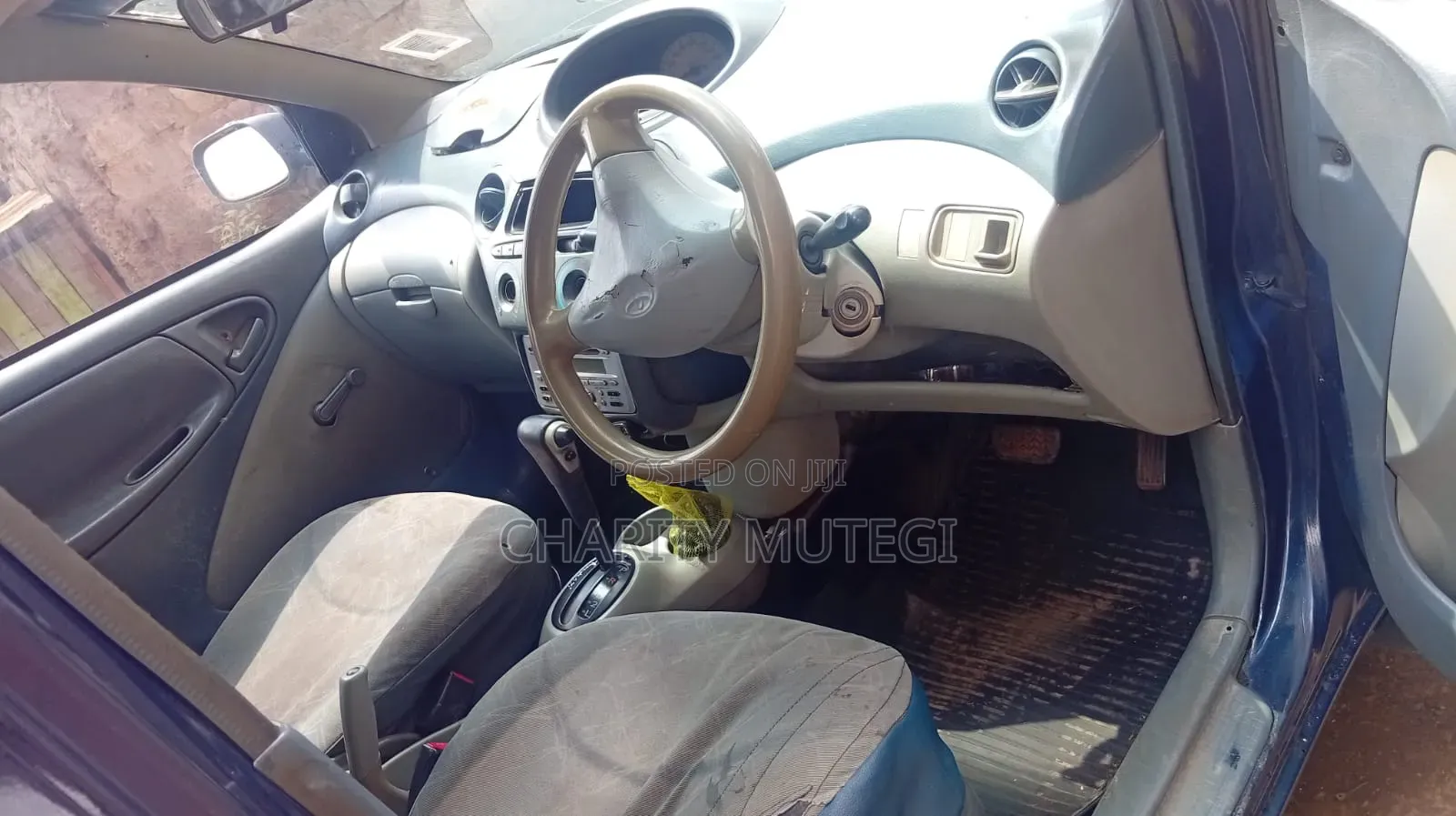 Toyota Vitz 2000 Blue