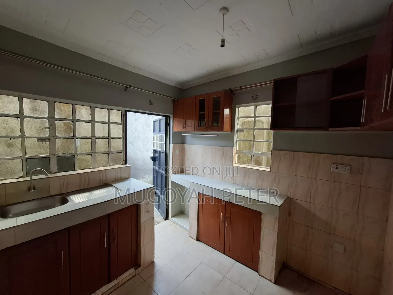 3bdrm Bungalow in Gitaru for rent