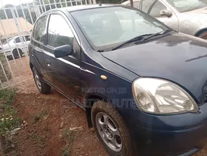 Toyota Vitz 2000 Blue