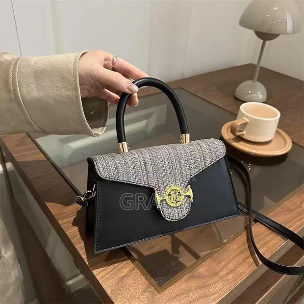 Shoulder Bagd - thumbnail 2