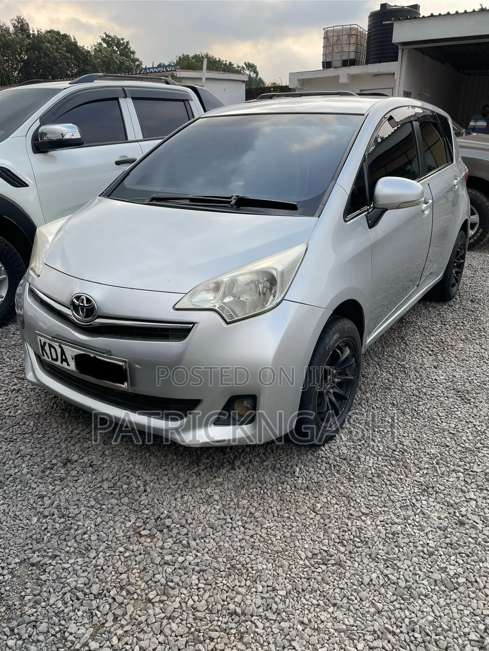 Toyota Ractis 2014 Silver