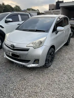 Toyota Ractis 2014 Silver